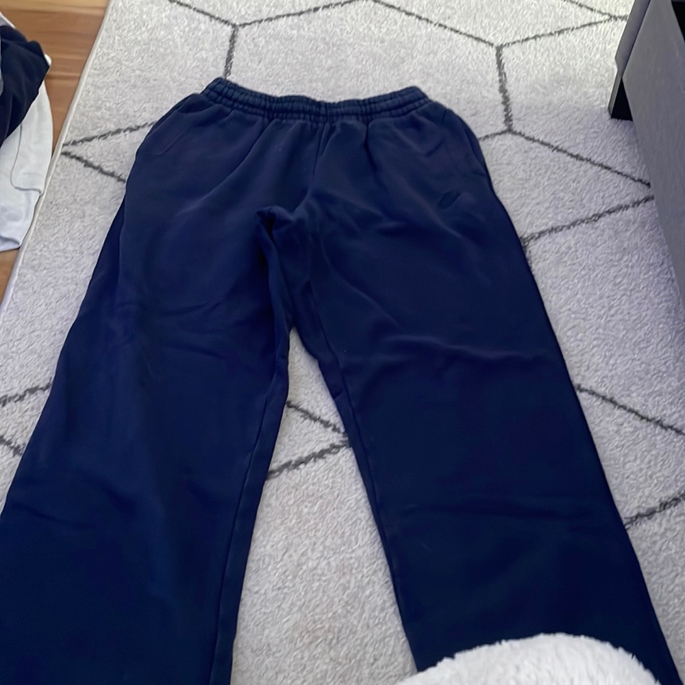 dark blue nike sweatpants